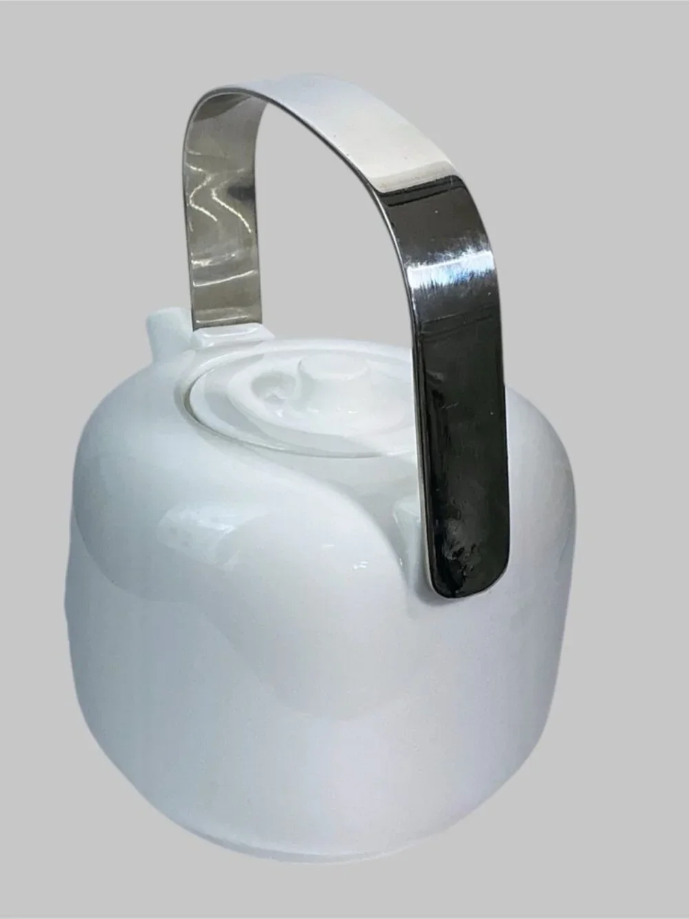 OmniWare Teapot Before Spout Strainer Fold Down Stainless Handle 32 OZ White